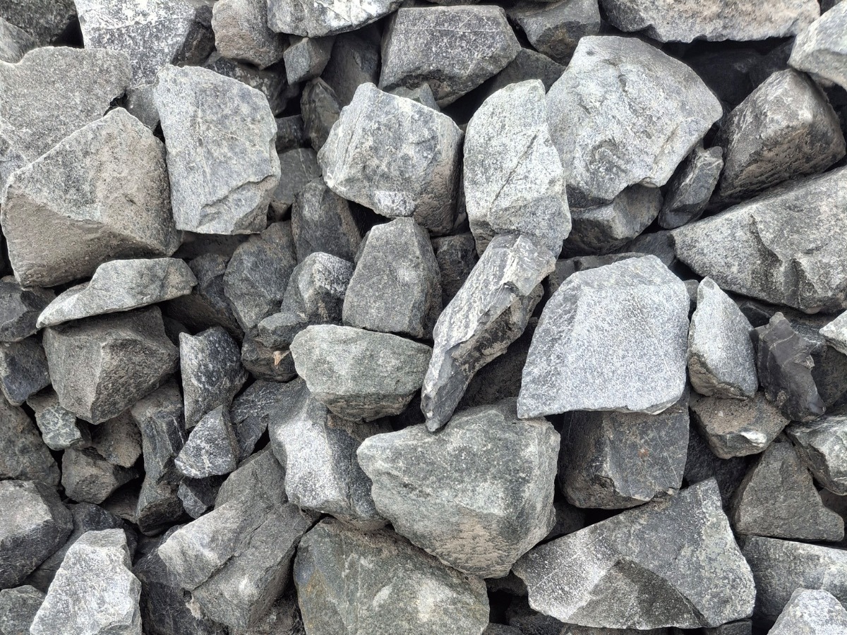 Garden Stone/Drainage Metal/Ballast 60-90mm - Quality Landscaping Supplies Levin